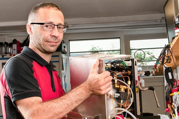 Pofessioneller Service für Kaffee-Maschinen